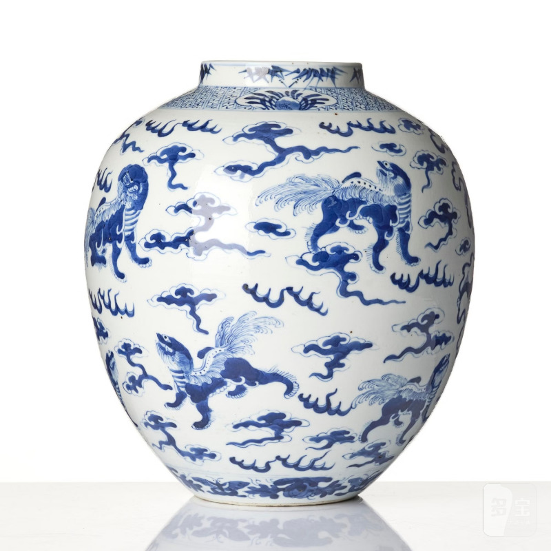 A blue and white 'buddhist' lion jar, - 图4
